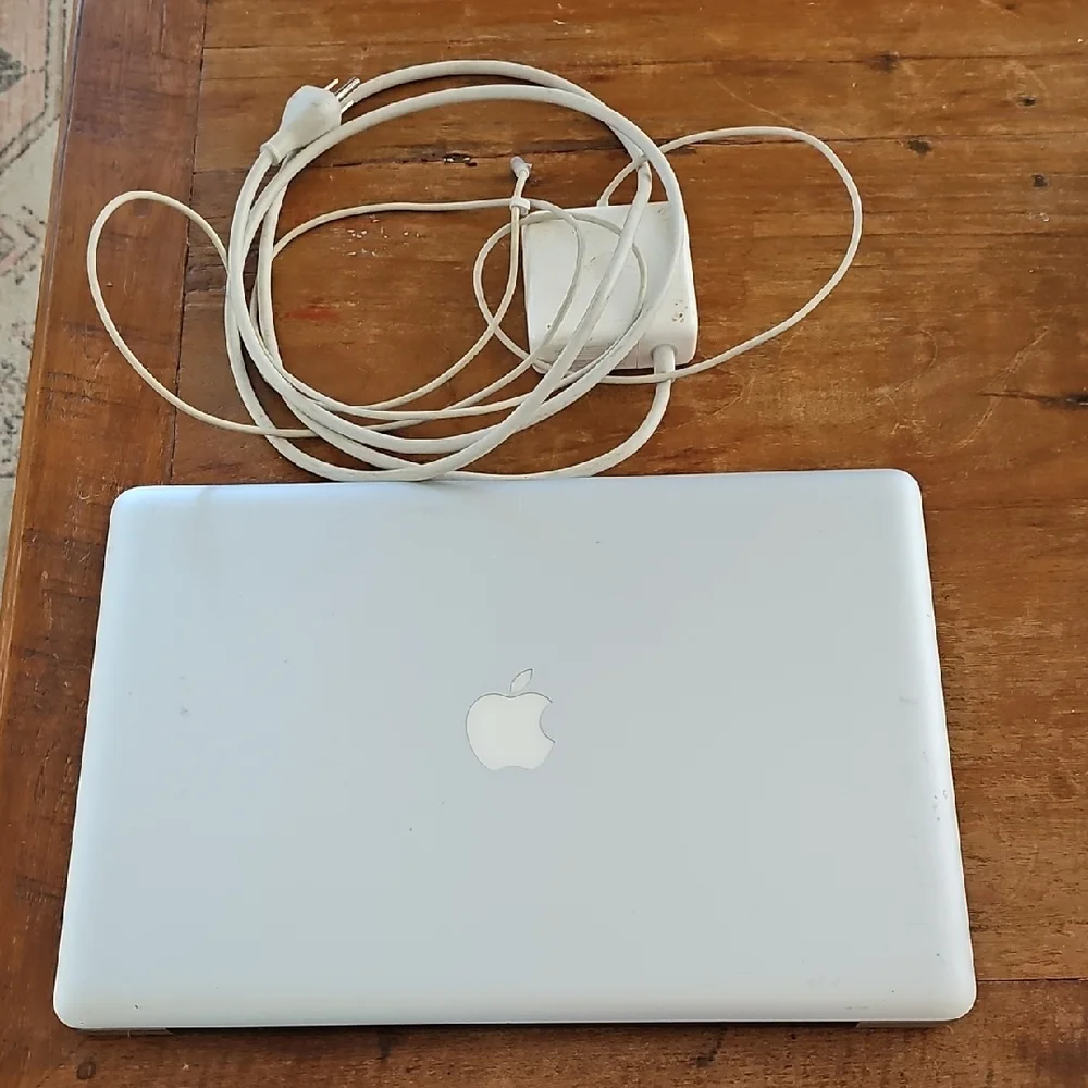 Apple MacBook 15